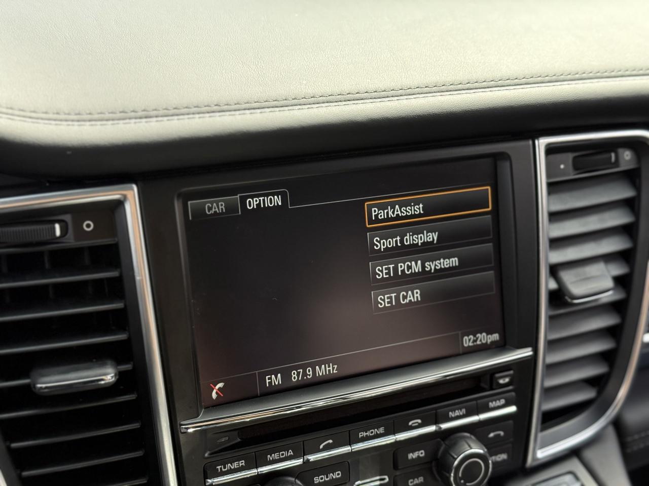 2014 Porsche Panamera 4S | SUNROOF | BOSE SOUND | LOADED - Photo #44