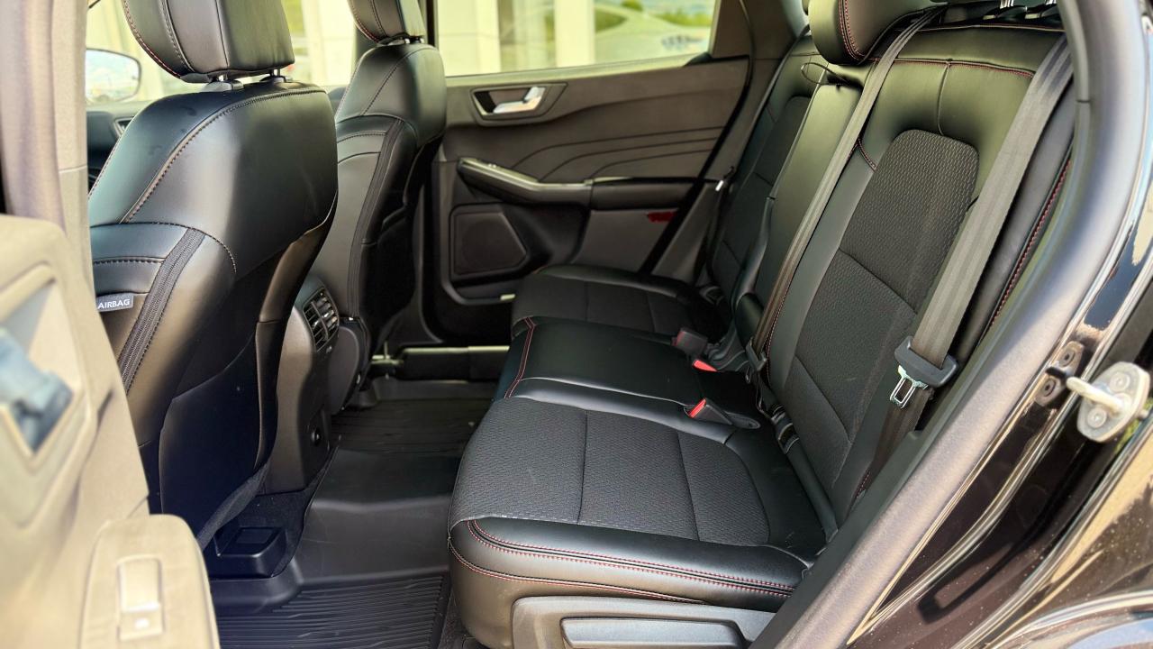 2025 Ford Escape ST-Line Photo5
