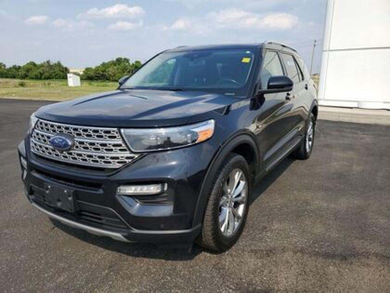 Used 2021 Ford Explorer LIMITED W/TWIN PANEL MOONROOF for sale in Moose Jaw, SK