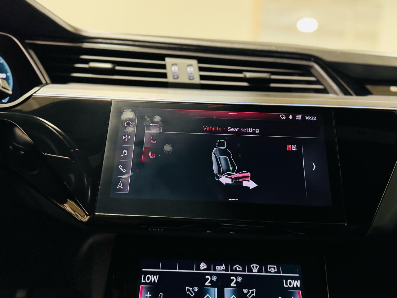 2019 Audi E-Tron Technik - Photo #20