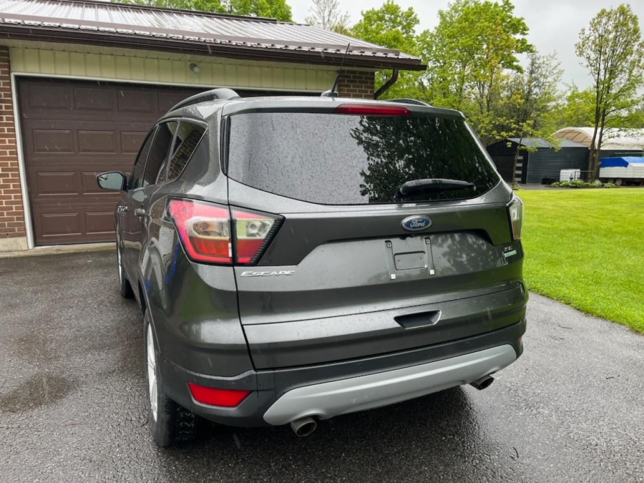 2017 Ford Escape SE - Photo #5