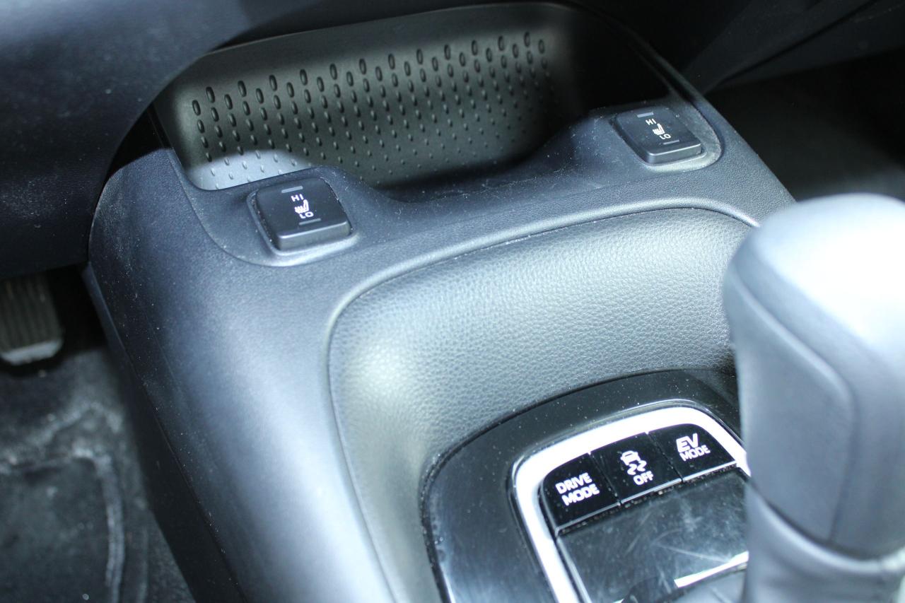 2024 Toyota Corolla Hybrid LE - Photo #13