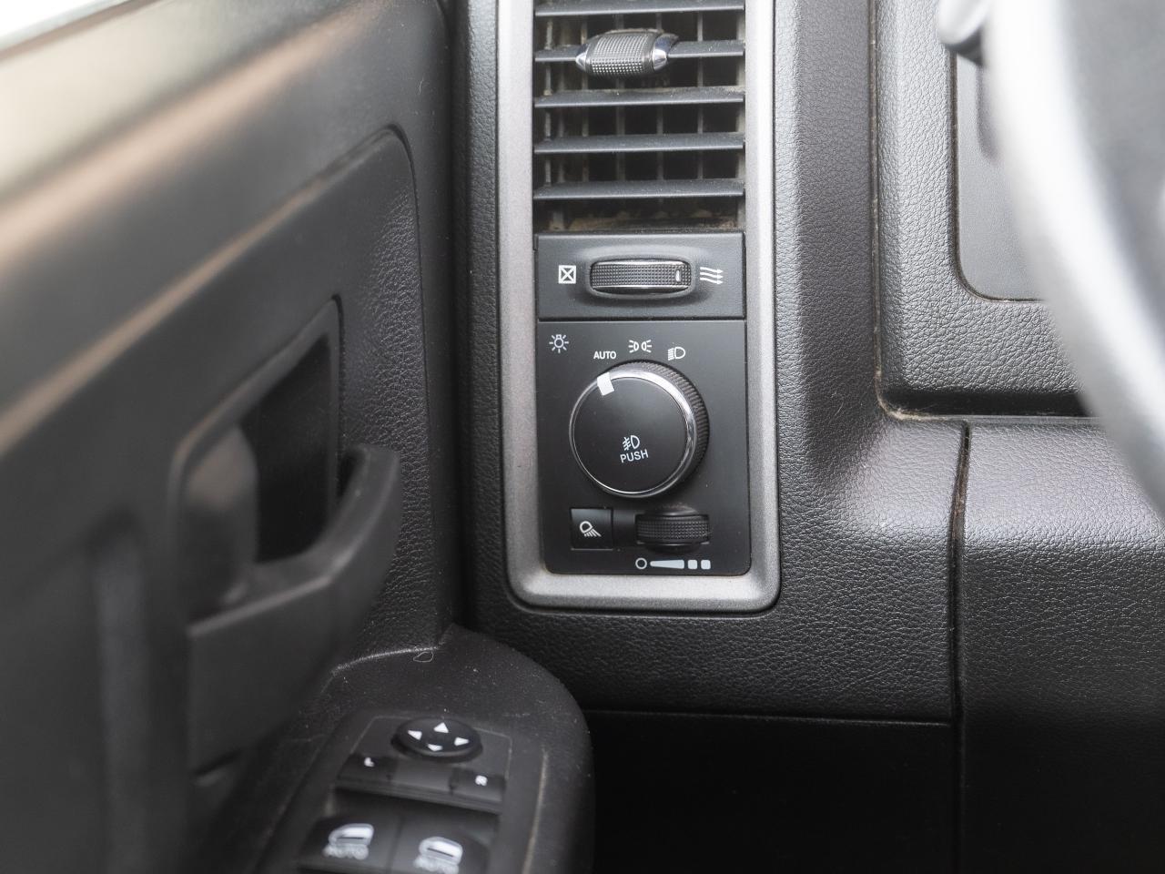 2021 RAM 1500 Classic TRADESMAN - Photo #17