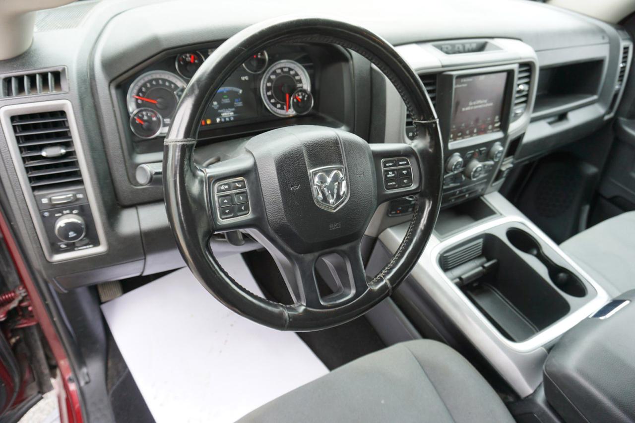 2021 RAM 1500 Classic V8 TRADESMAN CREW HEMI 4WD *1 OWNER*ACCIDENT FREE* CAMERA BLUETOOTH HEATED SEATS CRUISE ALLOYS - Photo #9