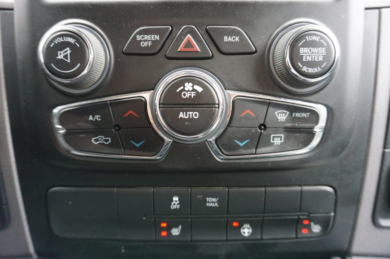 2021 RAM 1500 Classic V8 TRADESMAN CREW HEMI 4WD *1 OWNER*ACCIDENT FREE* CAMERA BLUETOOTH HEATED SEATS CRUISE ALLOYS - Photo #25