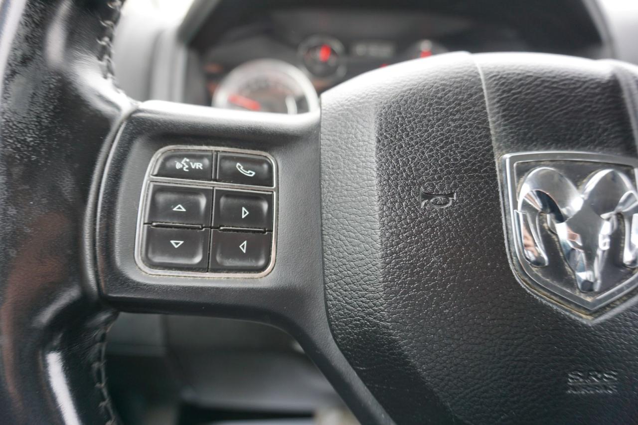 2021 RAM 1500 Classic V8 TRADESMAN CREW HEMI 4WD *1 OWNER*ACCIDENT FREE* CAMERA BLUETOOTH HEATED SEATS CRUISE ALLOYS - Photo #29