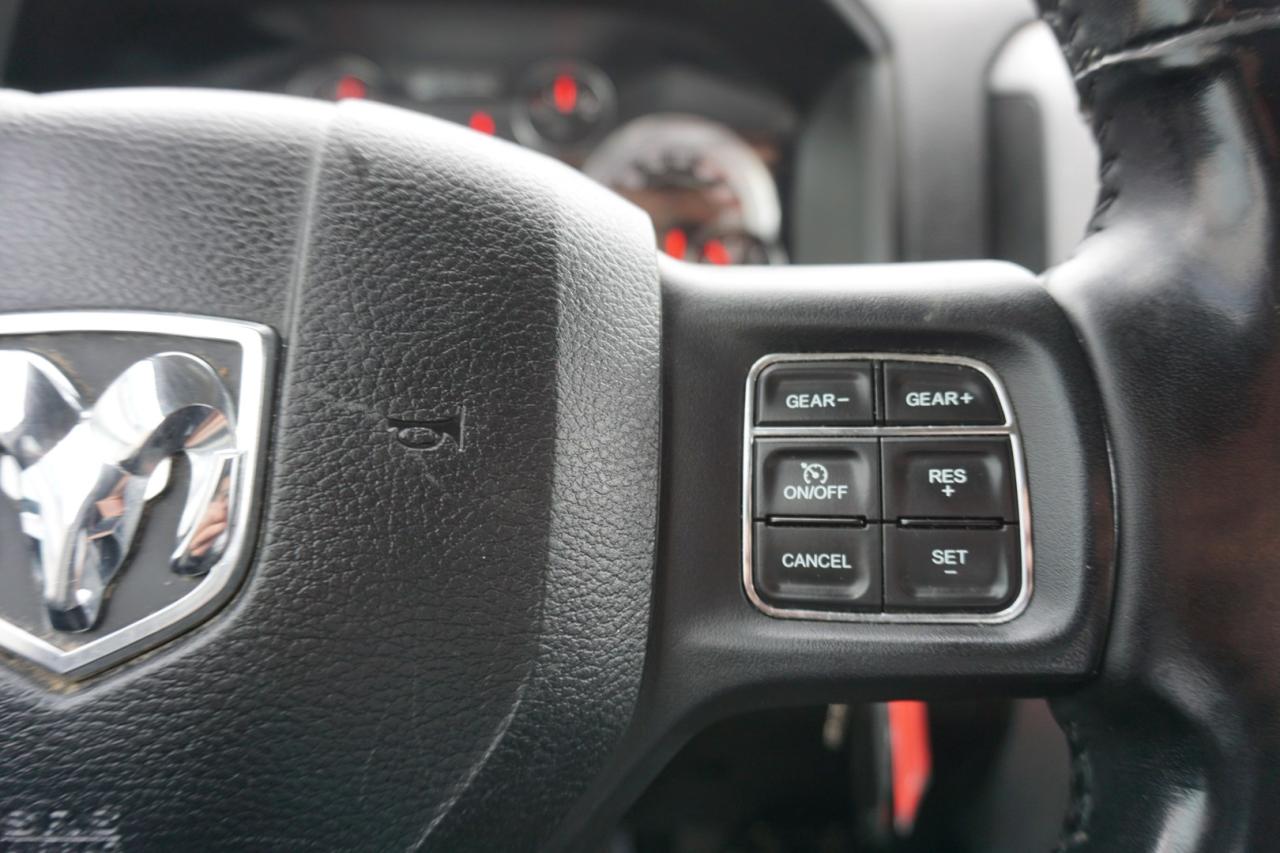 2021 RAM 1500 Classic V8 TRADESMAN CREW HEMI 4WD *1 OWNER*ACCIDENT FREE* CAMERA BLUETOOTH HEATED SEATS CRUISE ALLOYS - Photo #30