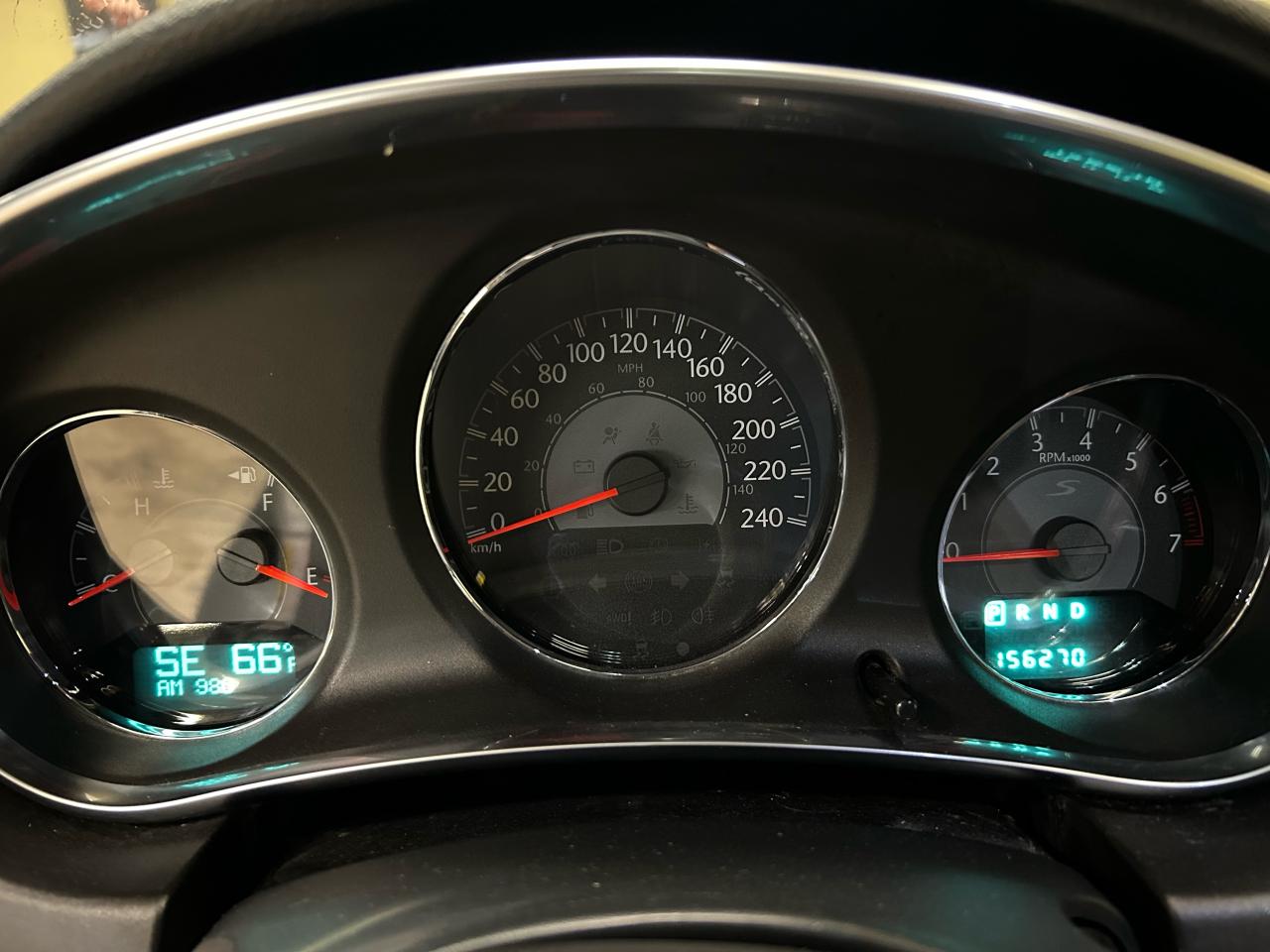 2012 Chrysler 200 S - Photo #11