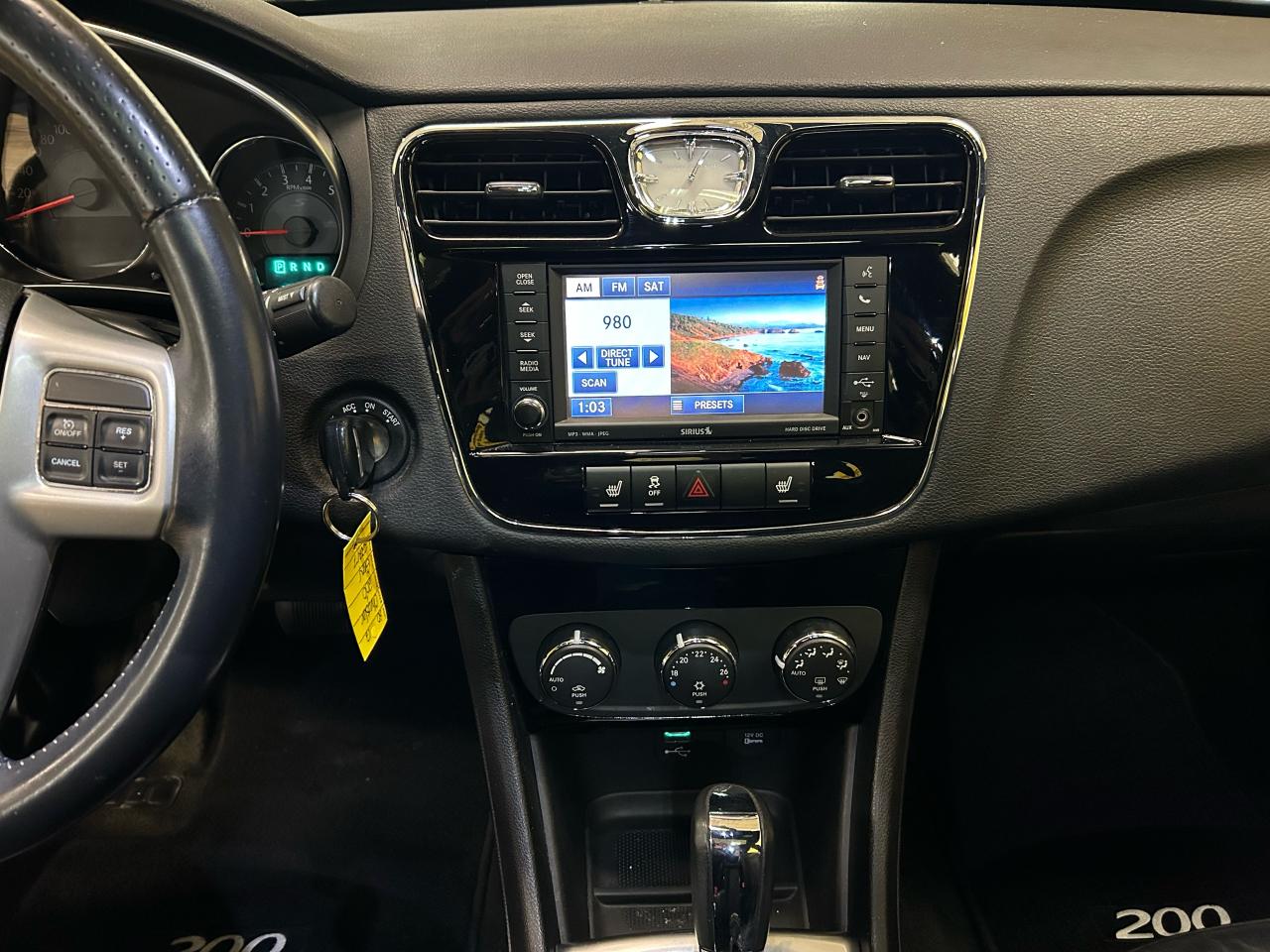2012 Chrysler 200 S - Photo #12
