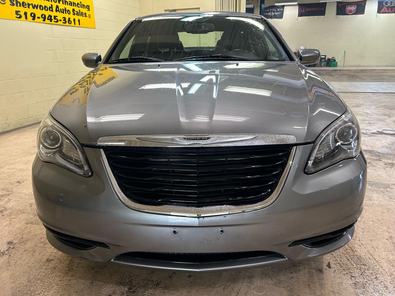 2012 Chrysler 200 S - Photo #7