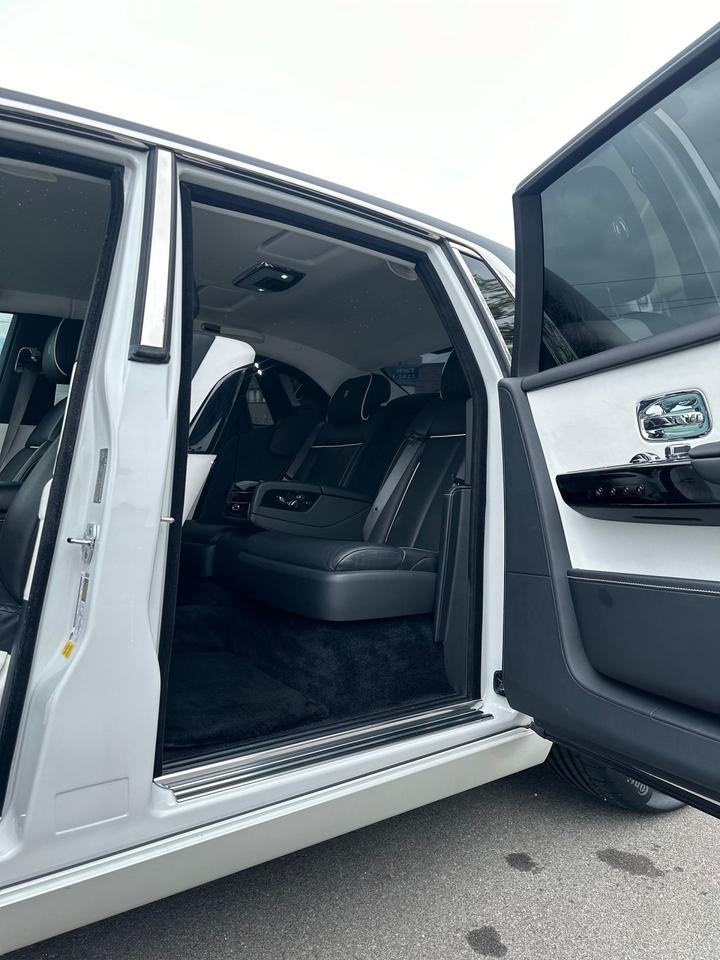 2018 Rolls Royce Phantom  - Photo #13