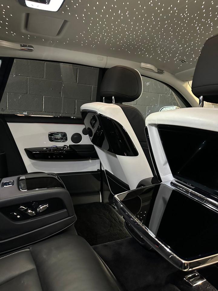 2018 Rolls Royce Phantom  - Photo #14