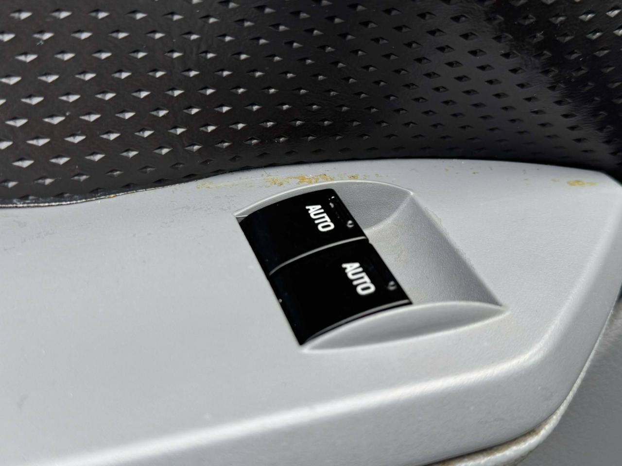 2006 Ford Mustang Cpe 2 dr - Photo #18