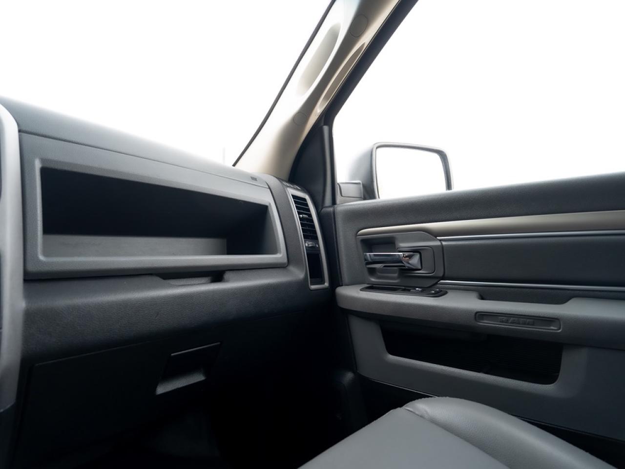 2016 RAM 2500 Tradesman Regular Cab 4WD Photo8