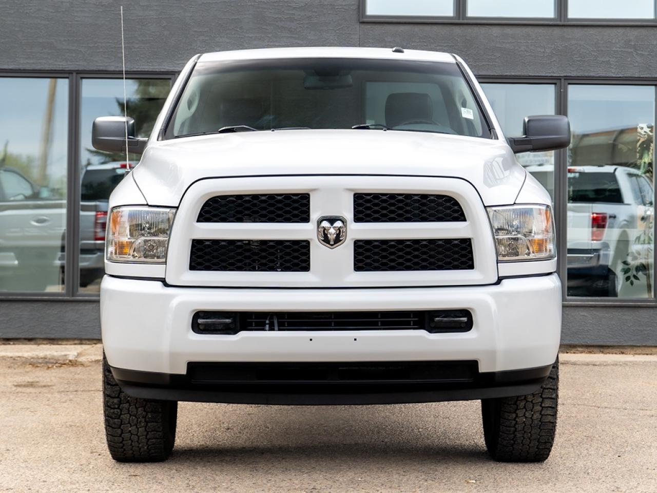 2016 RAM 2500 Tradesman Regular Cab 4WD Photo2