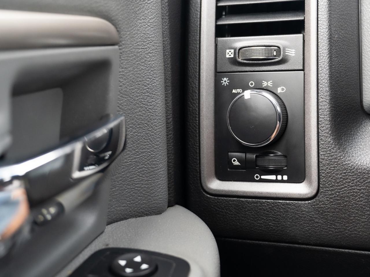 2016 RAM 2500 Tradesman Regular Cab 4WD Photo13