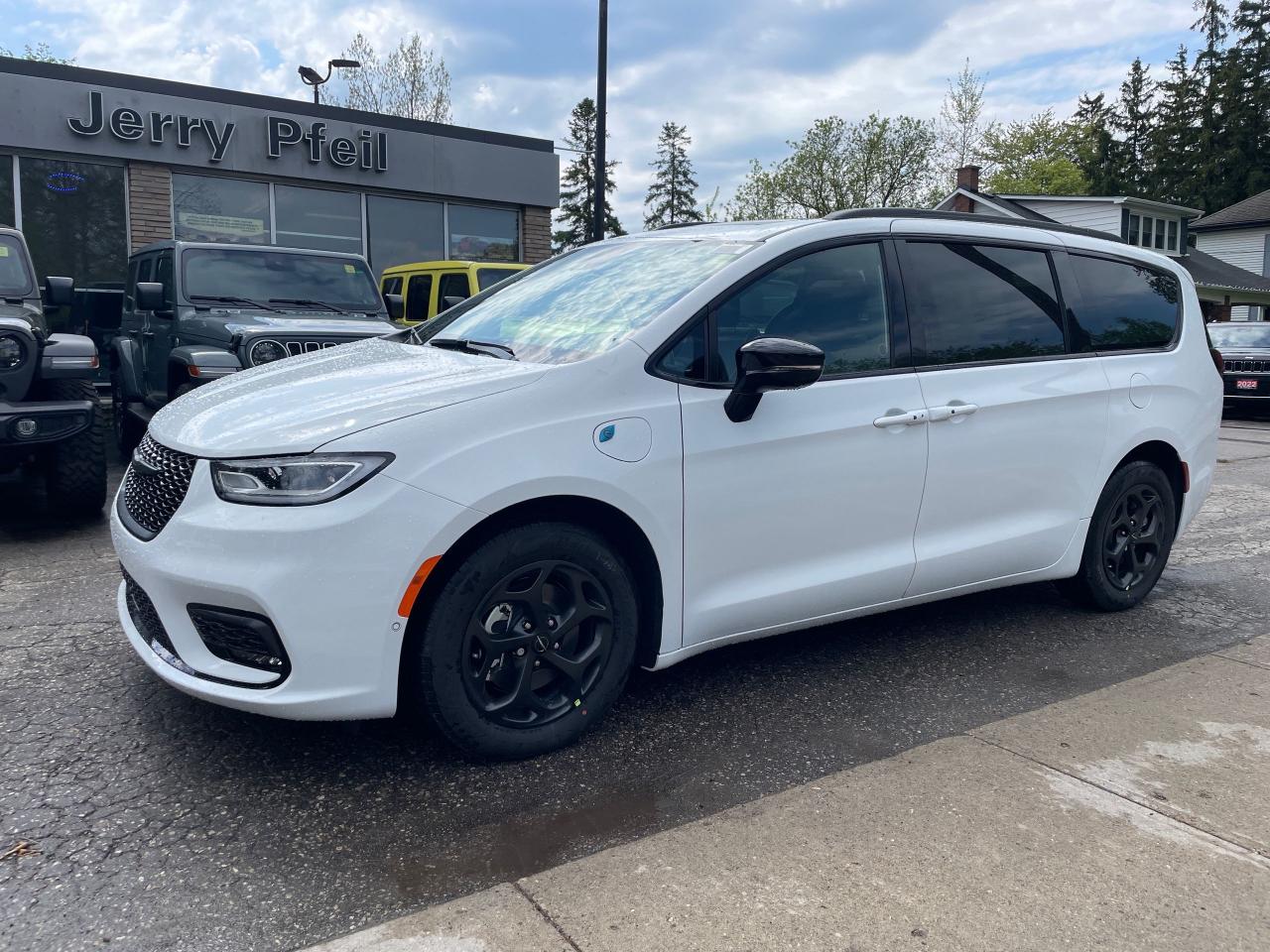 New 2024 Chrysler Pacifica Hybrid Select for sale in New Hamburg, ON