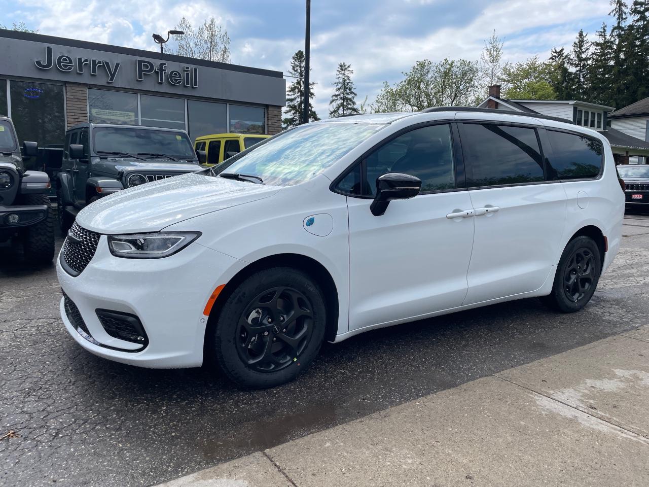 New 2024 Chrysler Pacifica Hybrid Select for sale in New Hamburg, ON