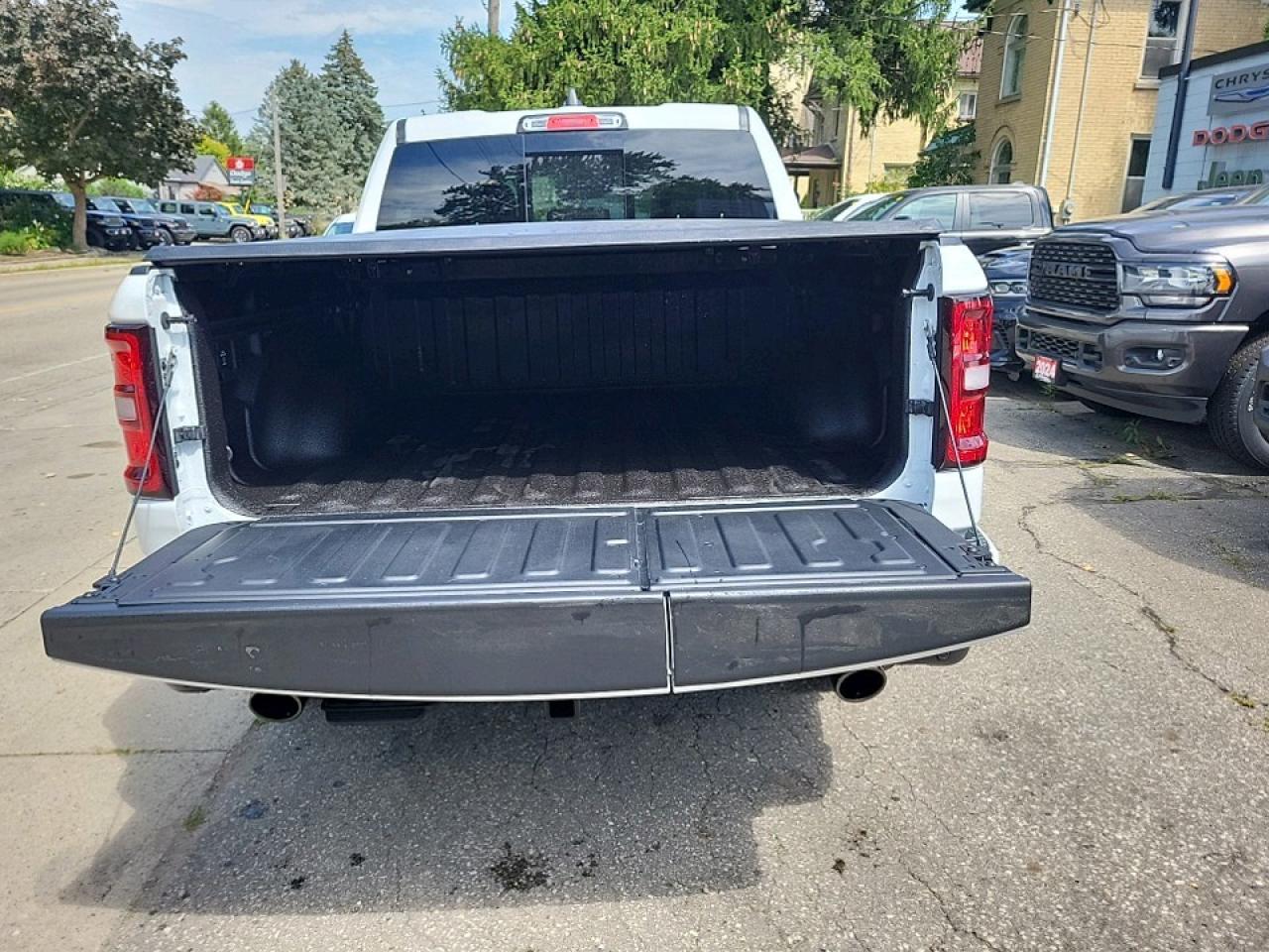 2025 RAM 1500 Laramie RAM CLEARANCE NOW ON!! Photo4