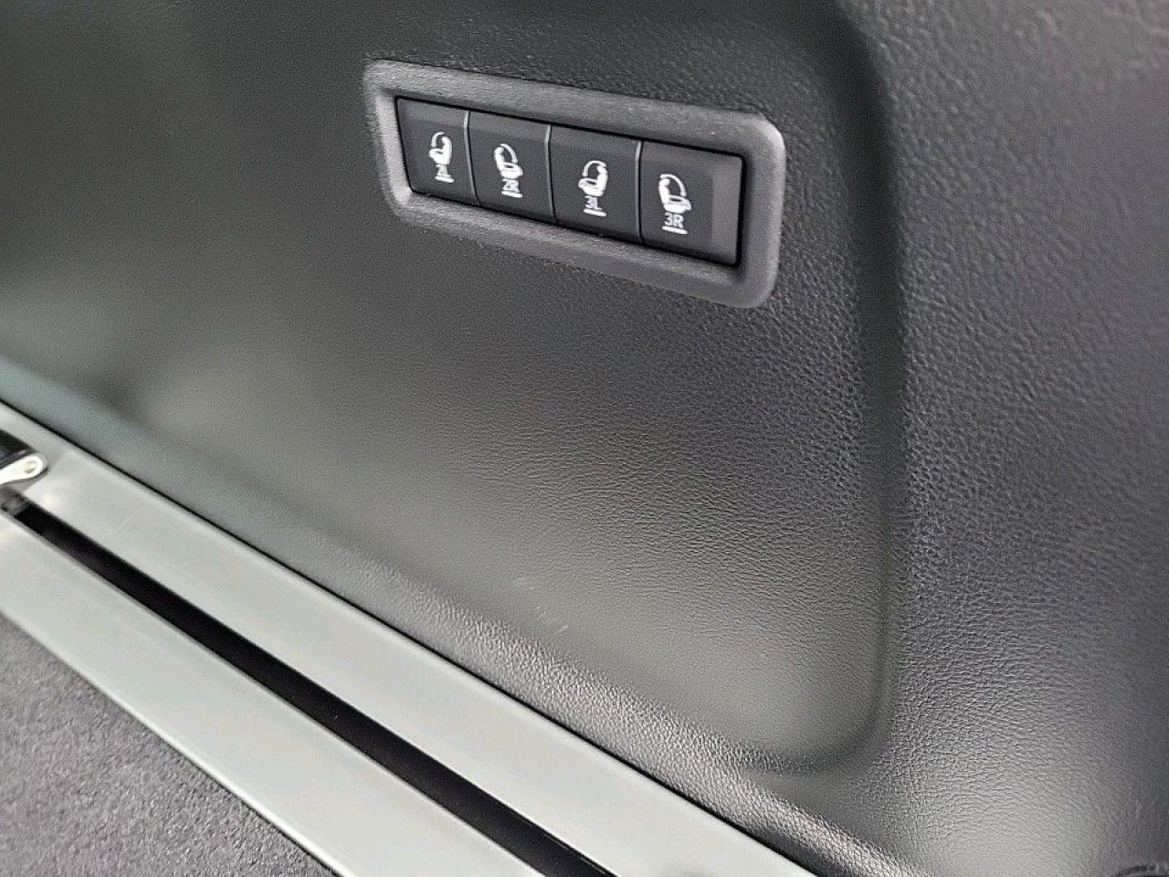12525330