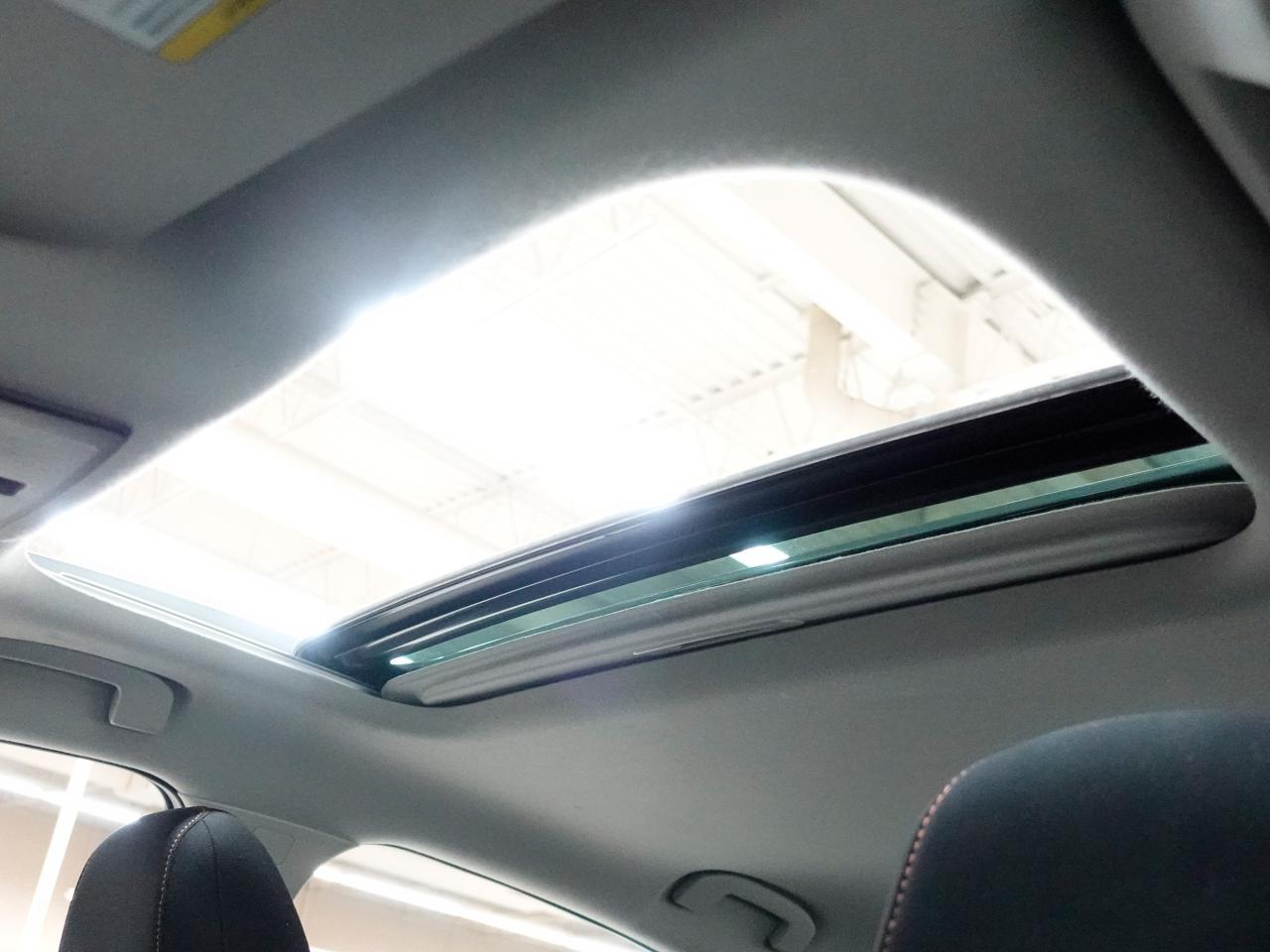 2022 Nissan Sentra SR | Sunroof | Leather | ACC | BSM | CarPlay