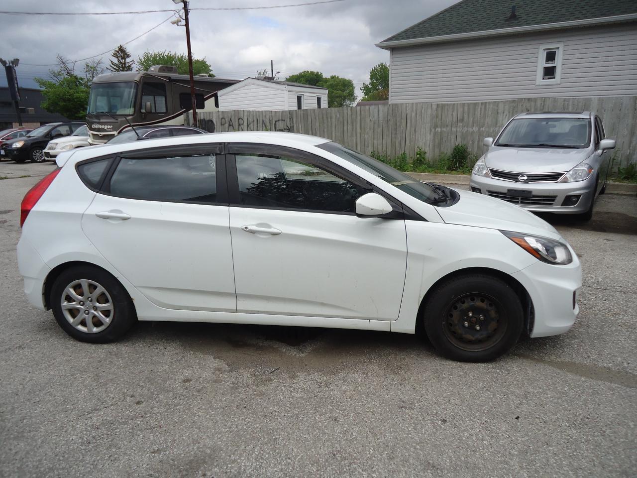 2014 Hyundai Accent 5DR HB AUTO GL - Photo #3