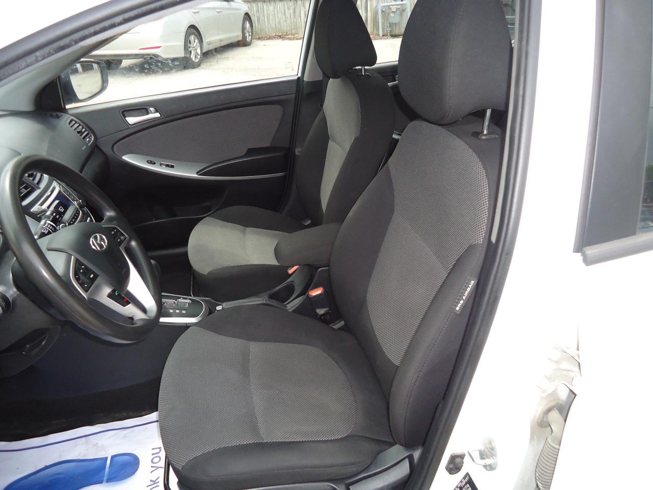 2014 Hyundai Accent 5DR HB AUTO GL - Photo #7