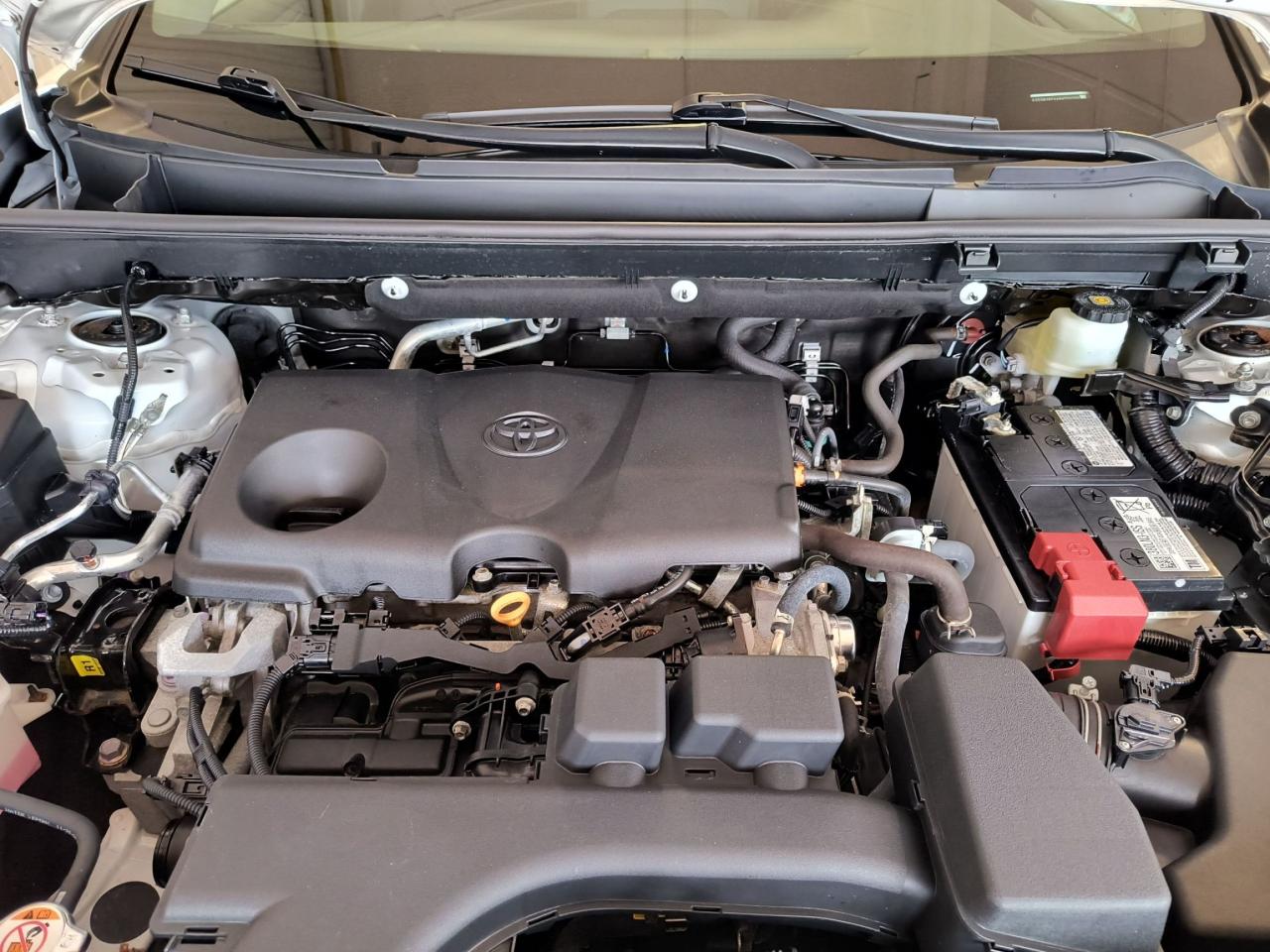 2022 Toyota RAV4 XLE Photo3