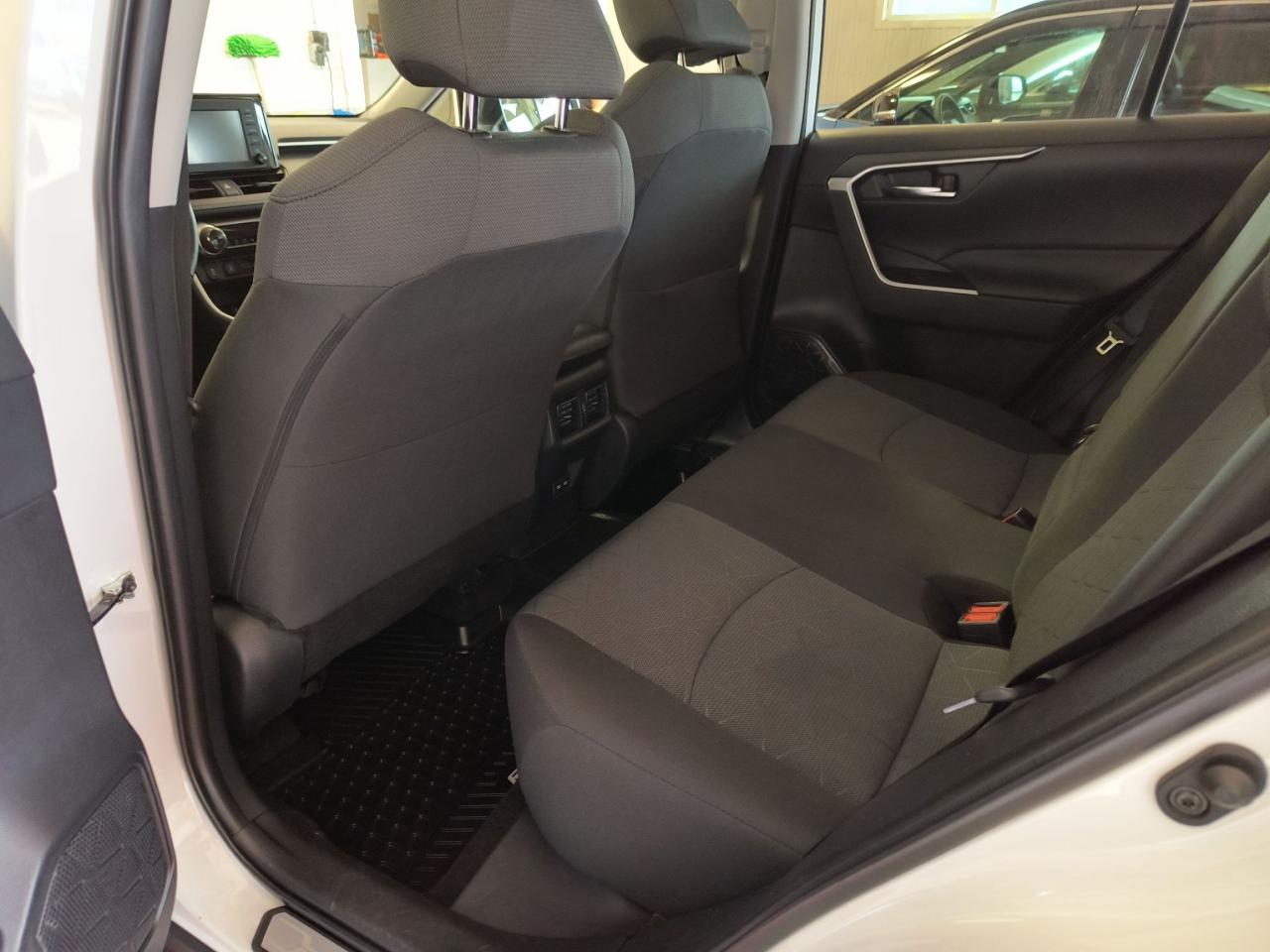 2022 Toyota RAV4 XLE Photo