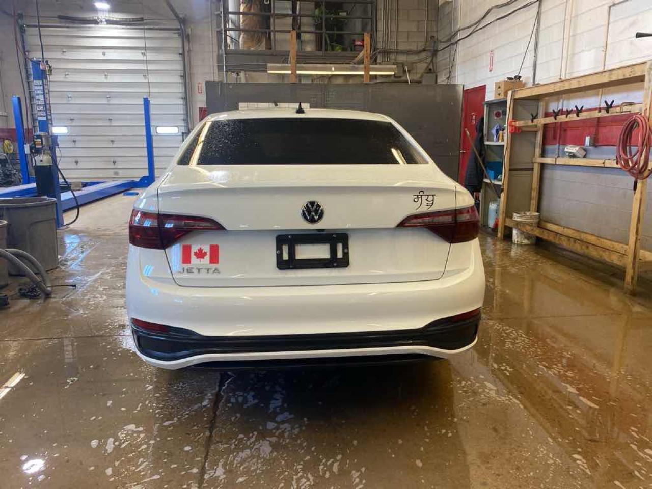 2023 Volkswagen Jetta SE - Photo #5