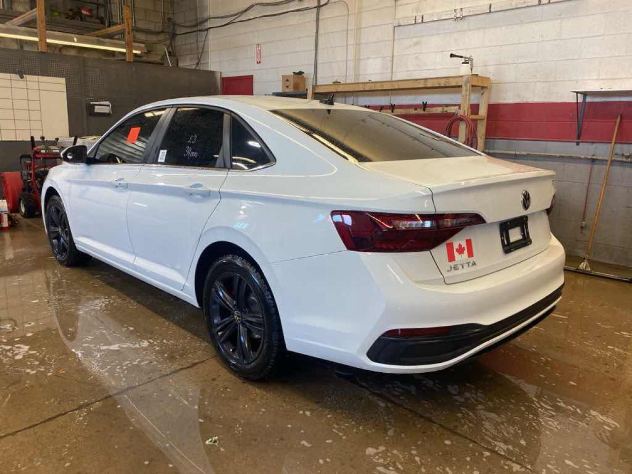 2023 Volkswagen Jetta SE - Photo #6