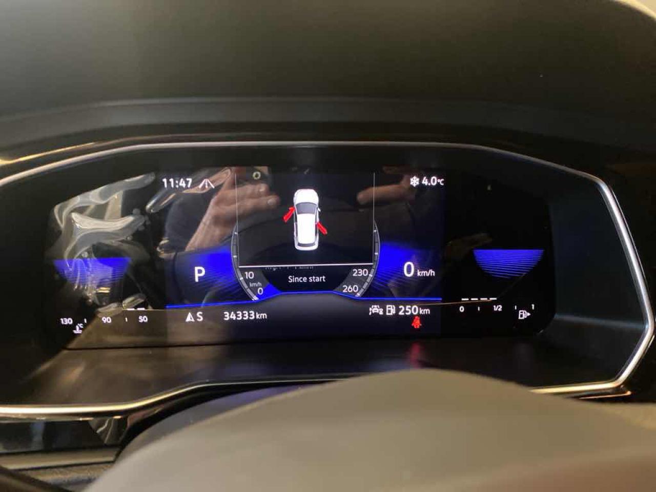 2023 Volkswagen Jetta SE - Photo #9