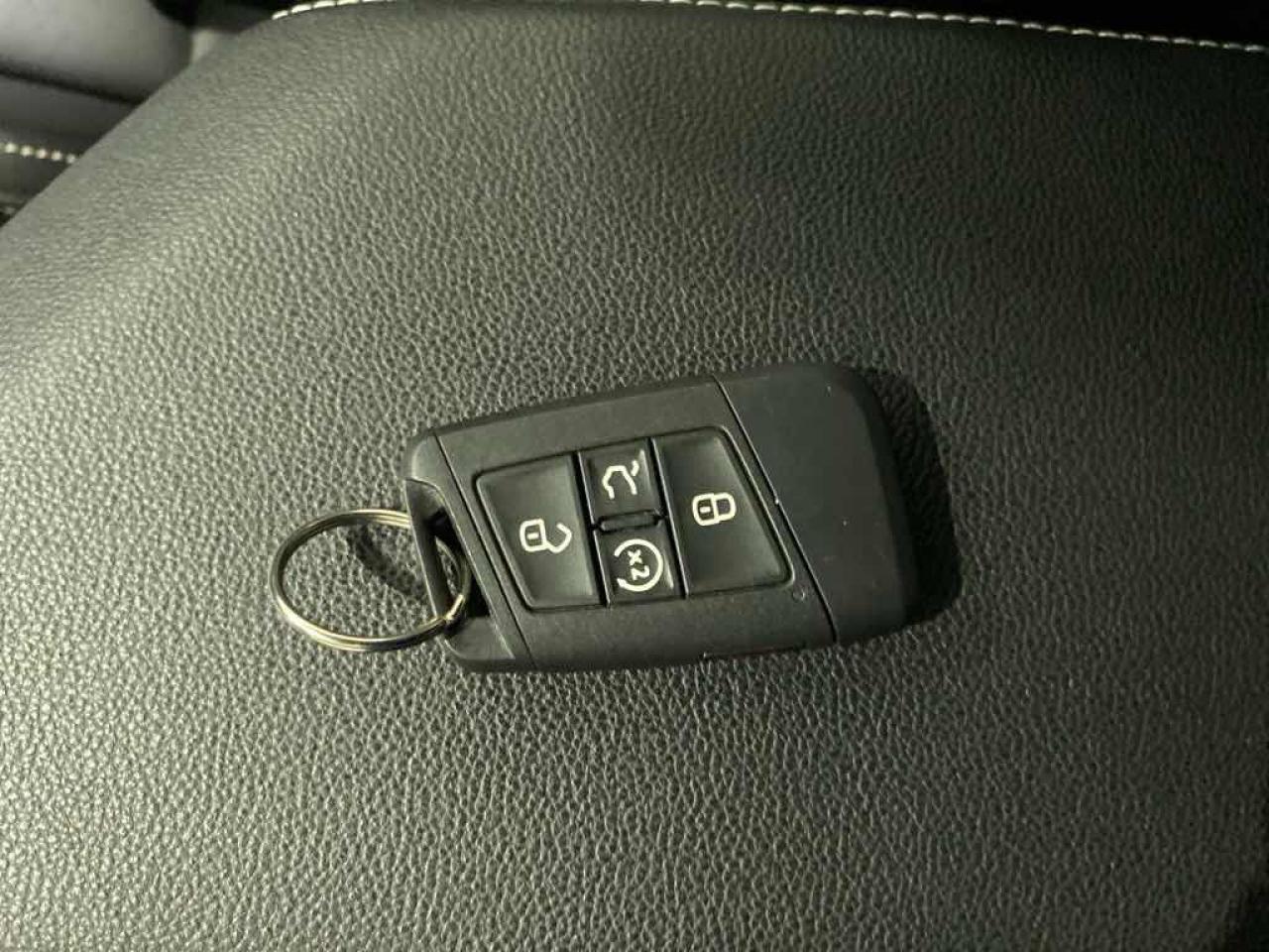 2023 Volkswagen Jetta SE - Photo #11