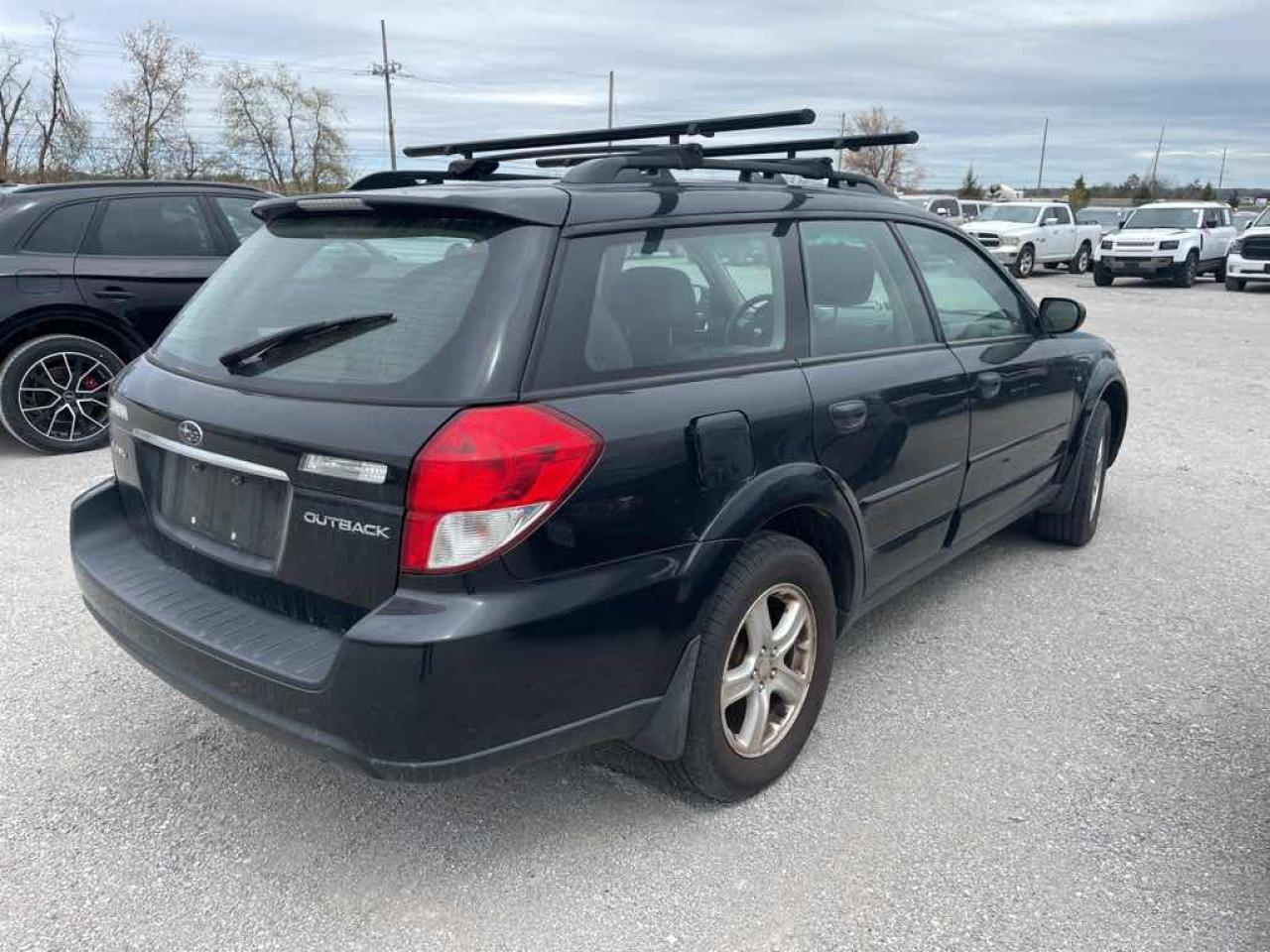 2009 Subaru Outback  - Photo #4