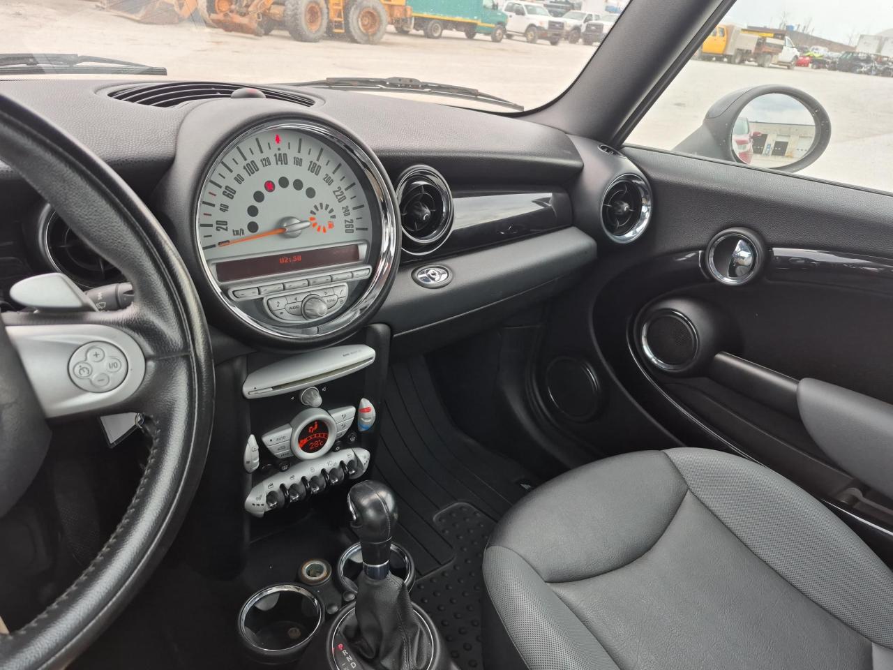2010 MINI Cooper  - Photo #10