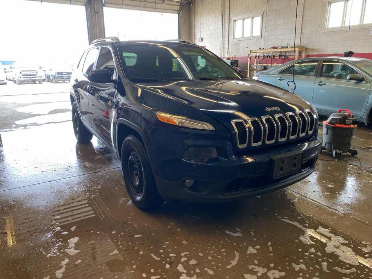 2018 Jeep Cherokee Latitude - Photo #3