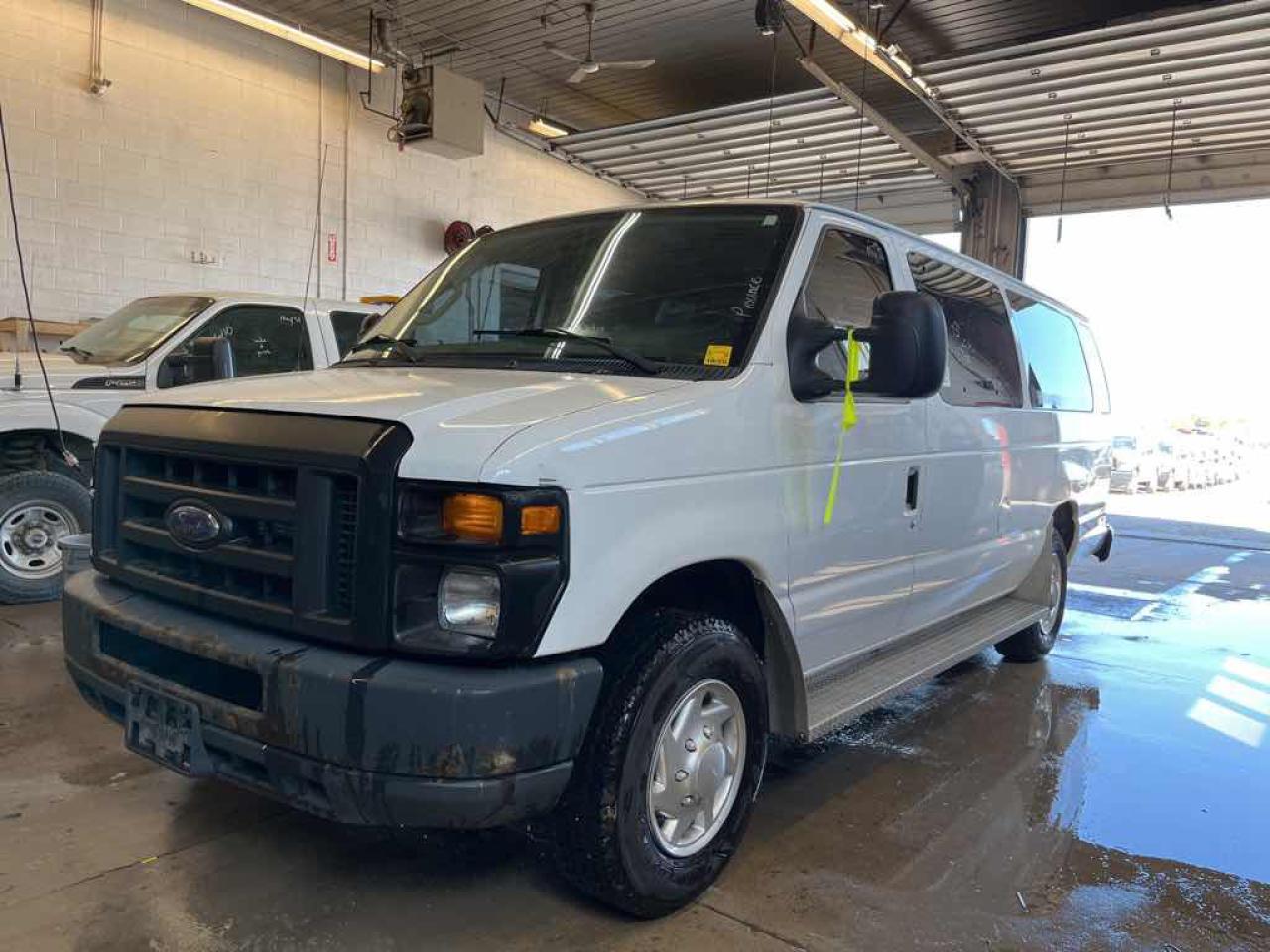 2013 Ford E350 ECONOLINE  SUP