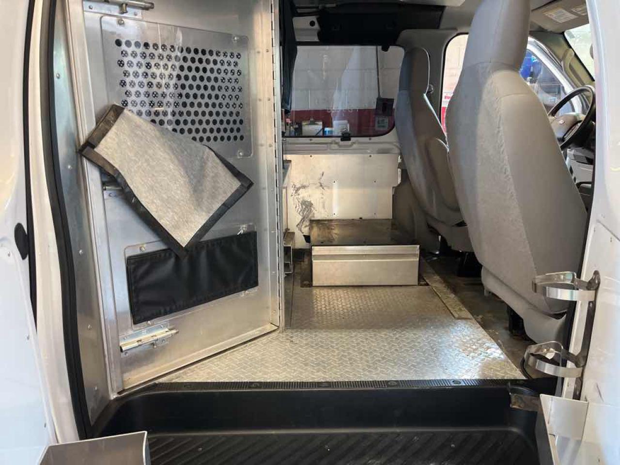 2013 Ford E350 ECONOLINE  SUP - Photo #14