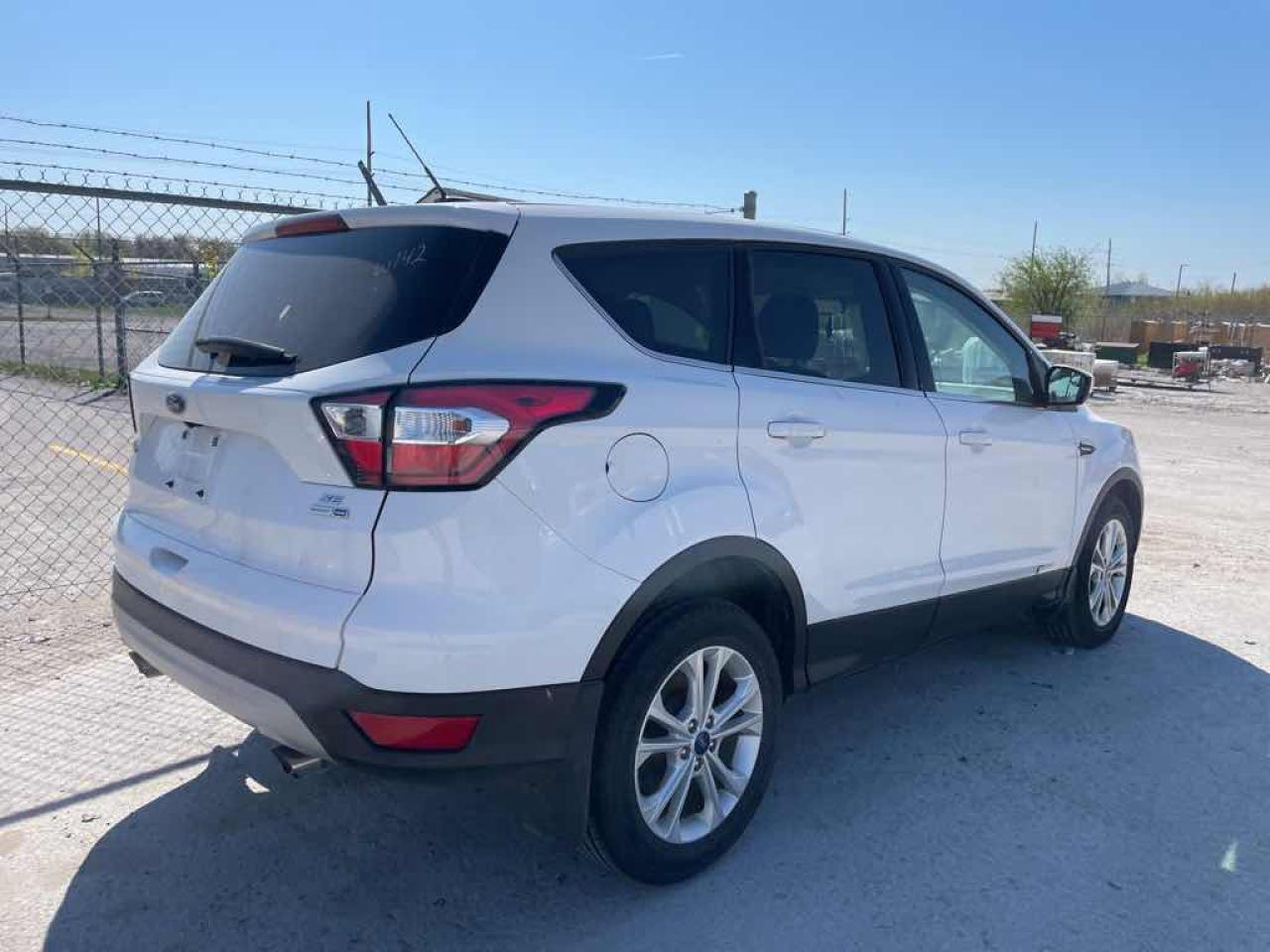 2017 Ford Escape SE - Photo #4