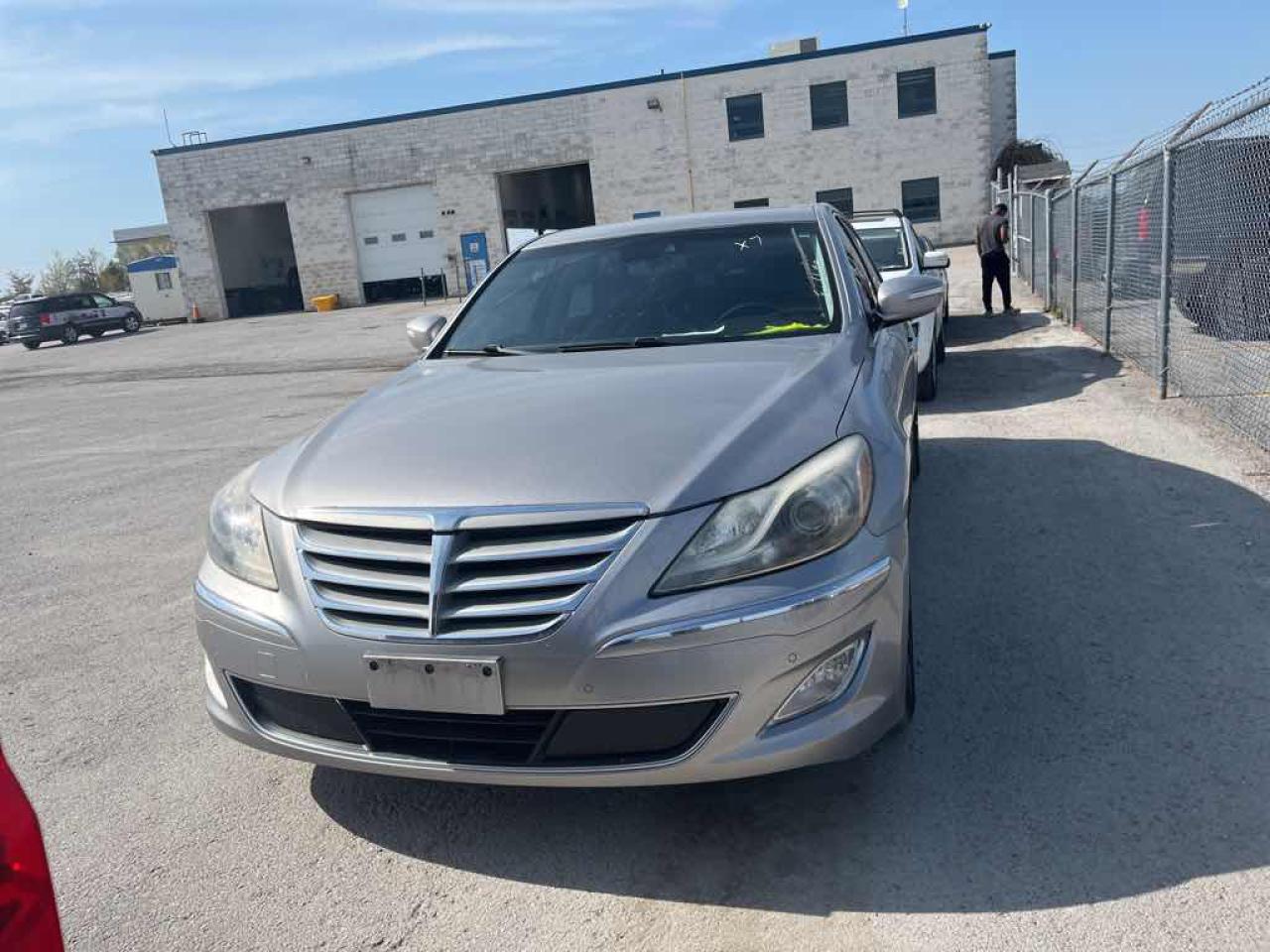 2013 Hyundai Genesis 5.0L - Photo #2