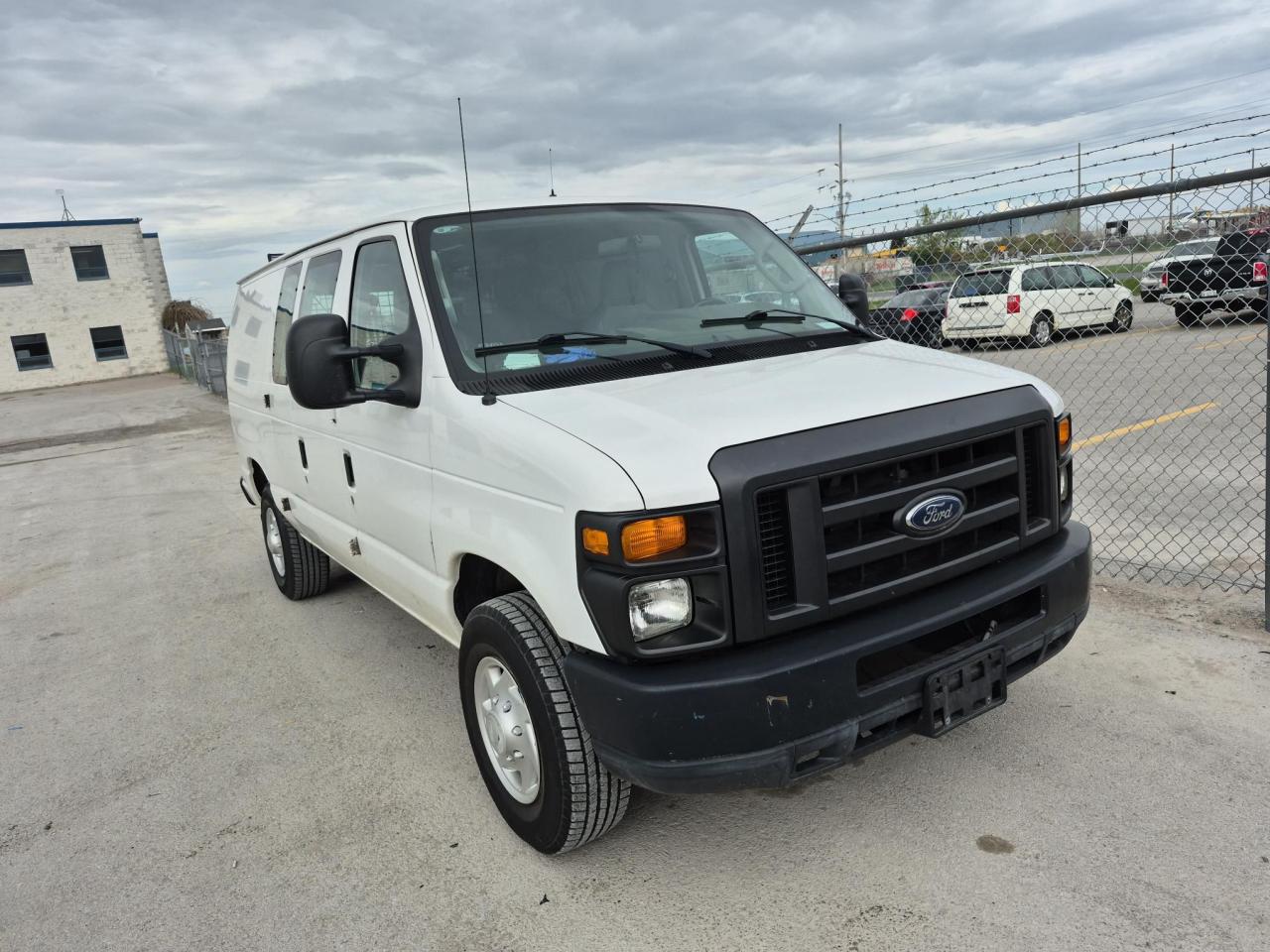 2011 Ford E-250 Econoline - Photo #3