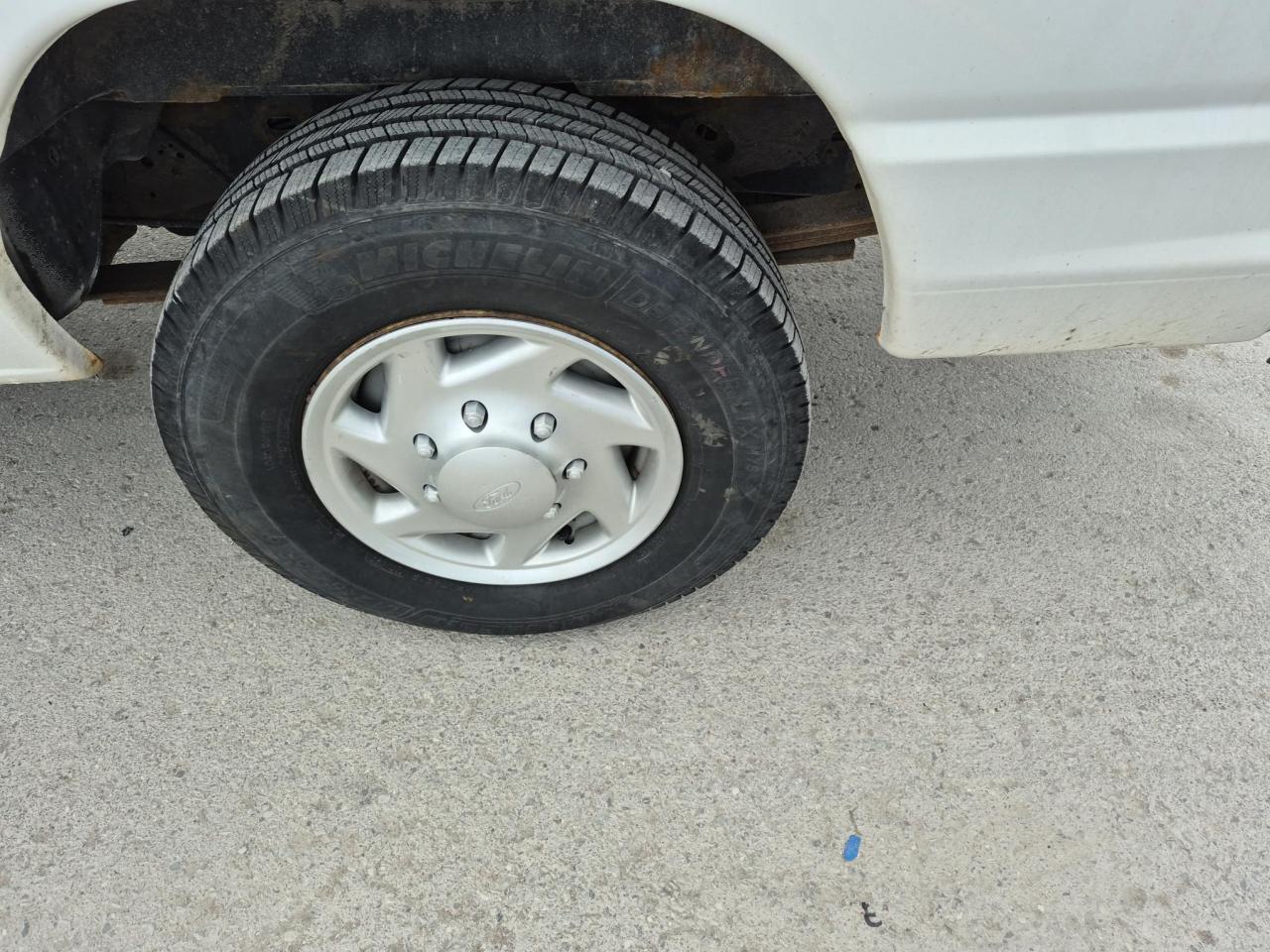 2011 Ford E-250 Econoline - Photo #16