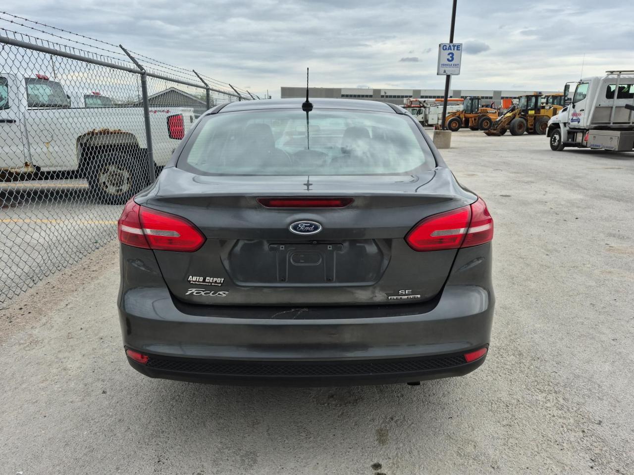 2016 Ford Focus SE - Photo #5