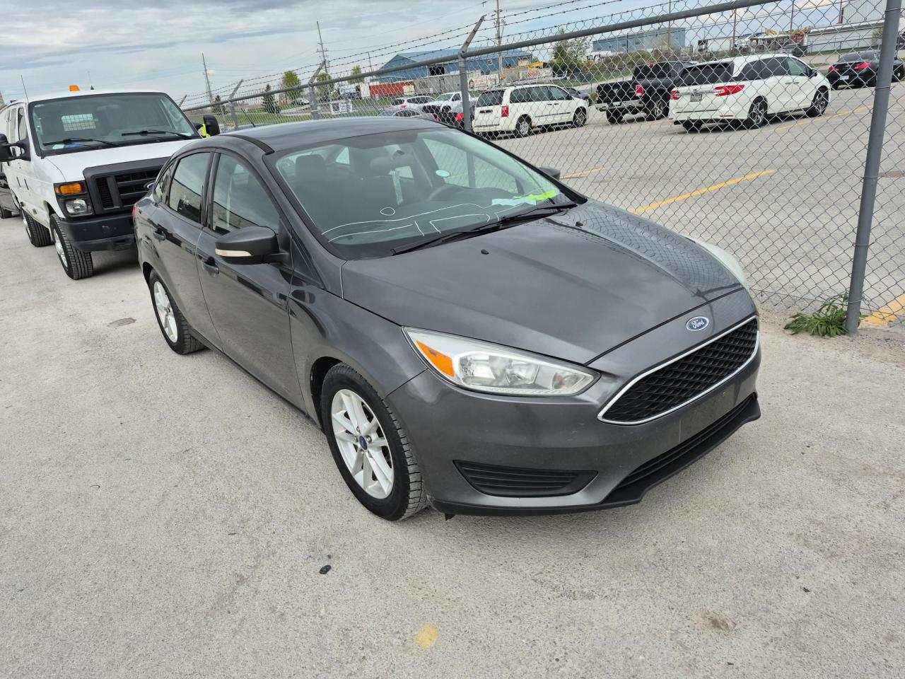 2016 Ford Focus SE - Photo #3