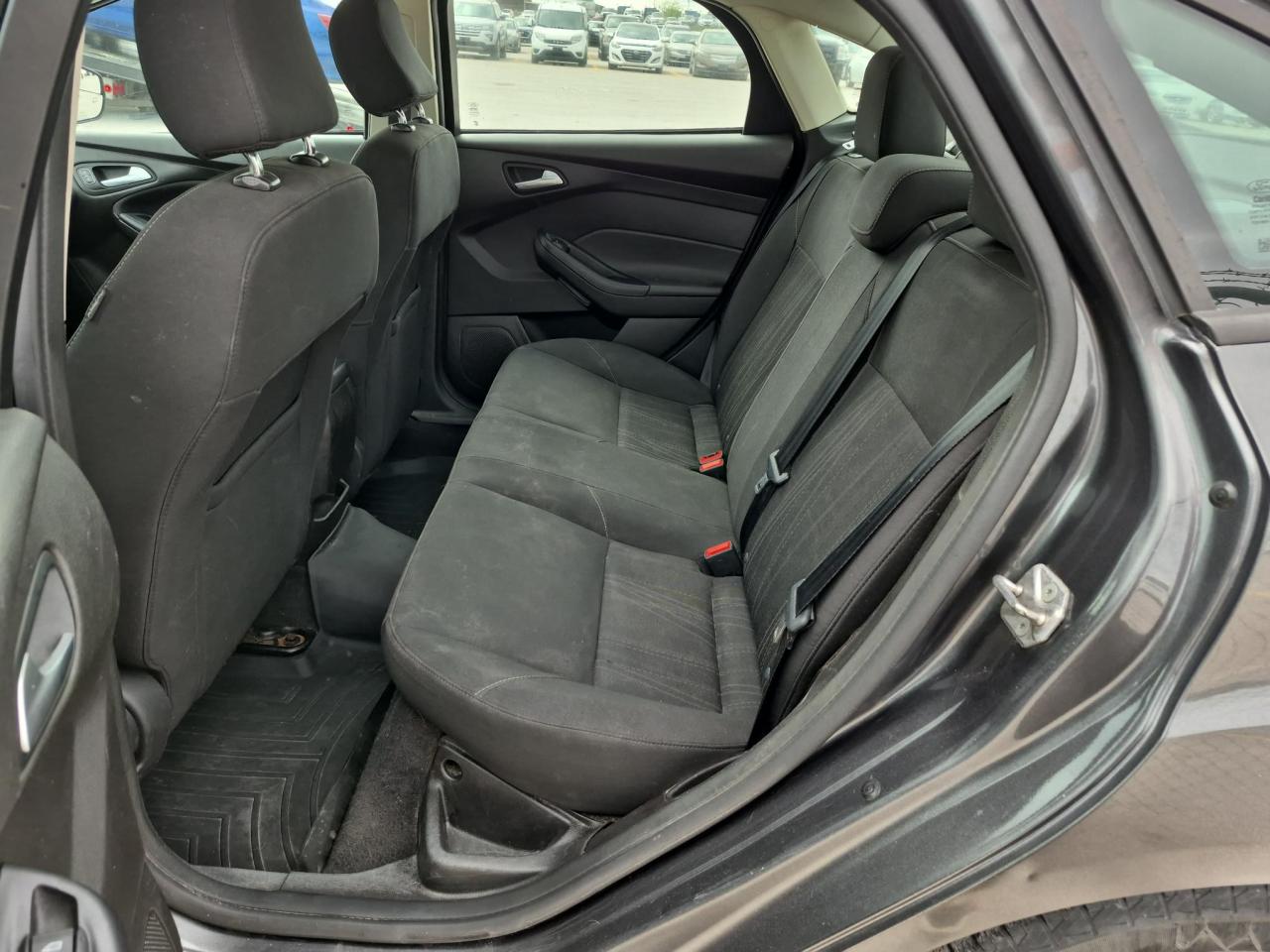 2016 Ford Focus SE - Photo #12