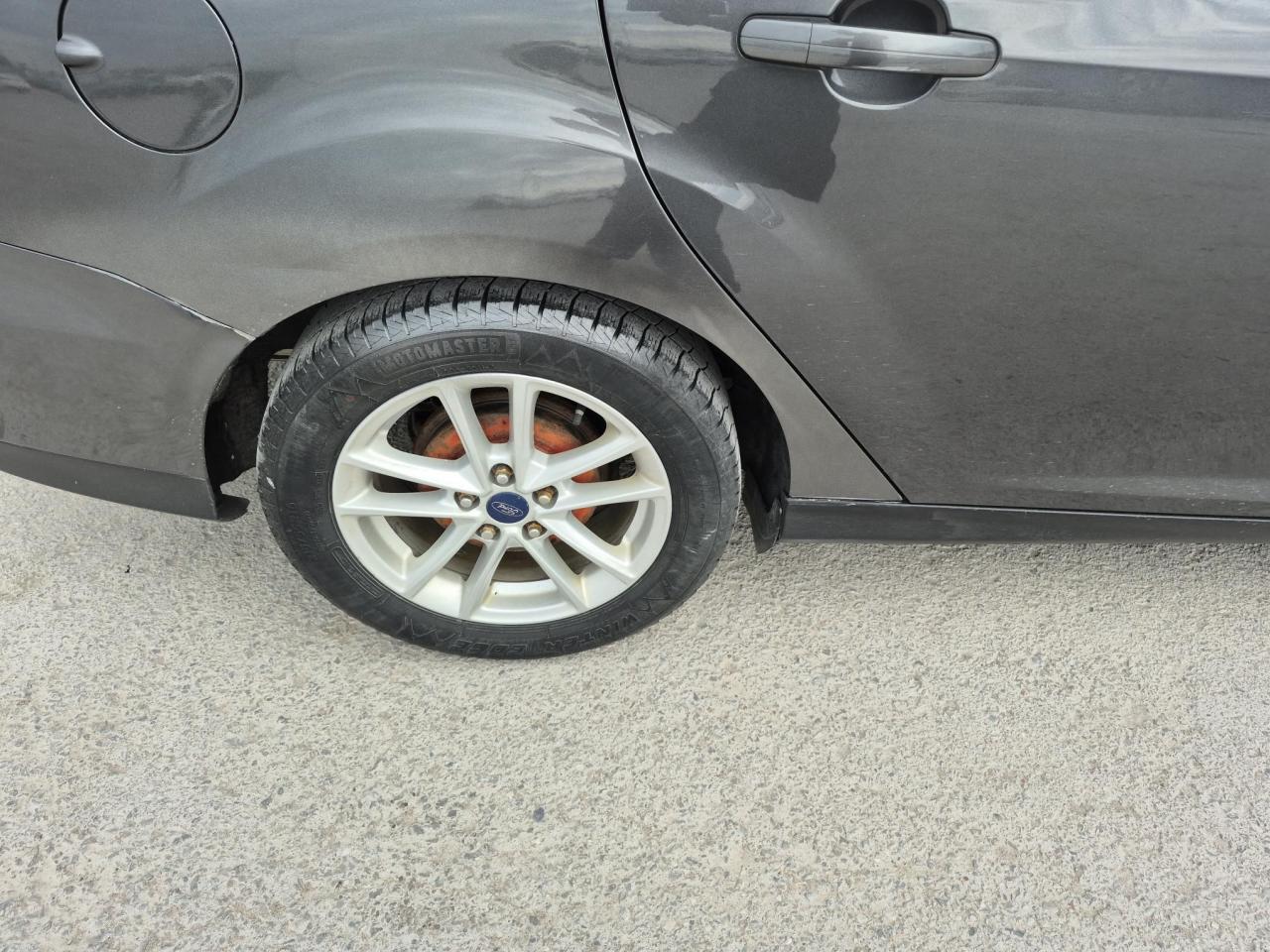 2016 Ford Focus SE - Photo #15