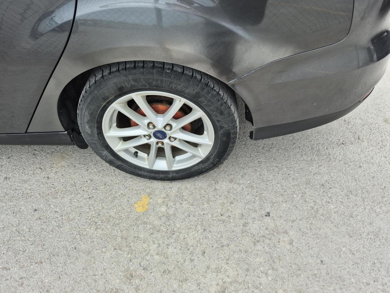 2016 Ford Focus SE - Photo #16
