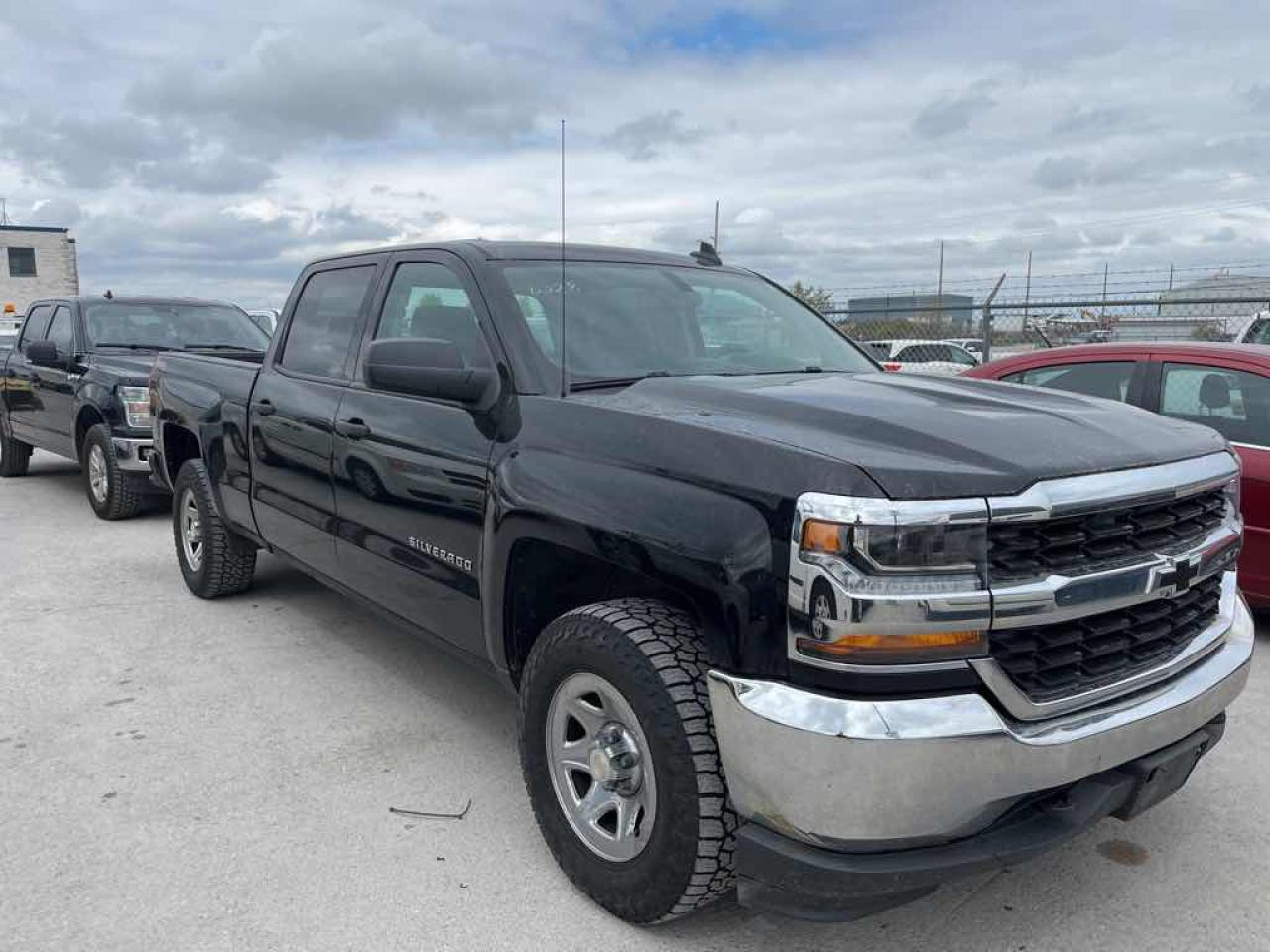 2016 Chevrolet Silverado  - Photo #3
