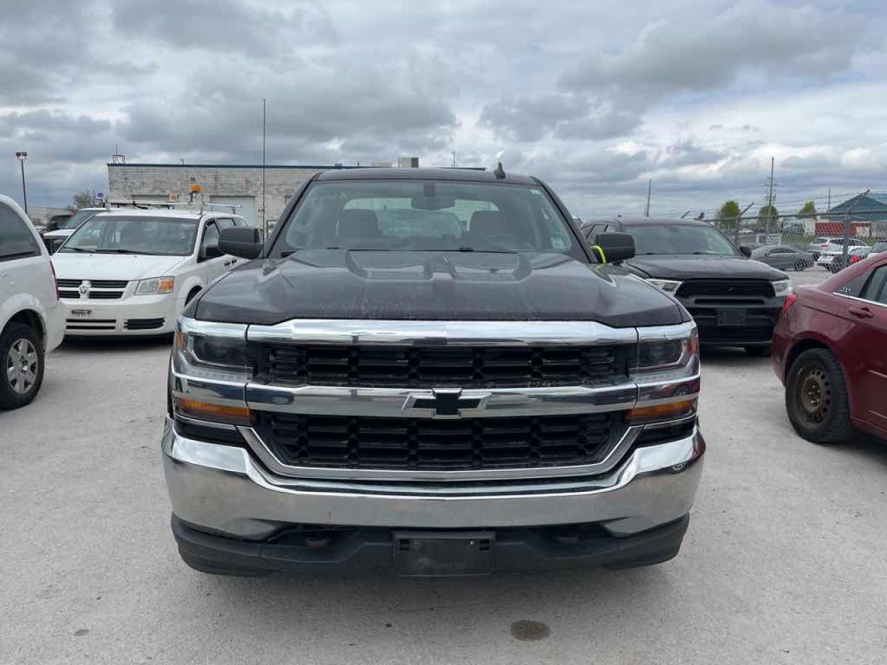 2016 Chevrolet Silverado  - Photo #2