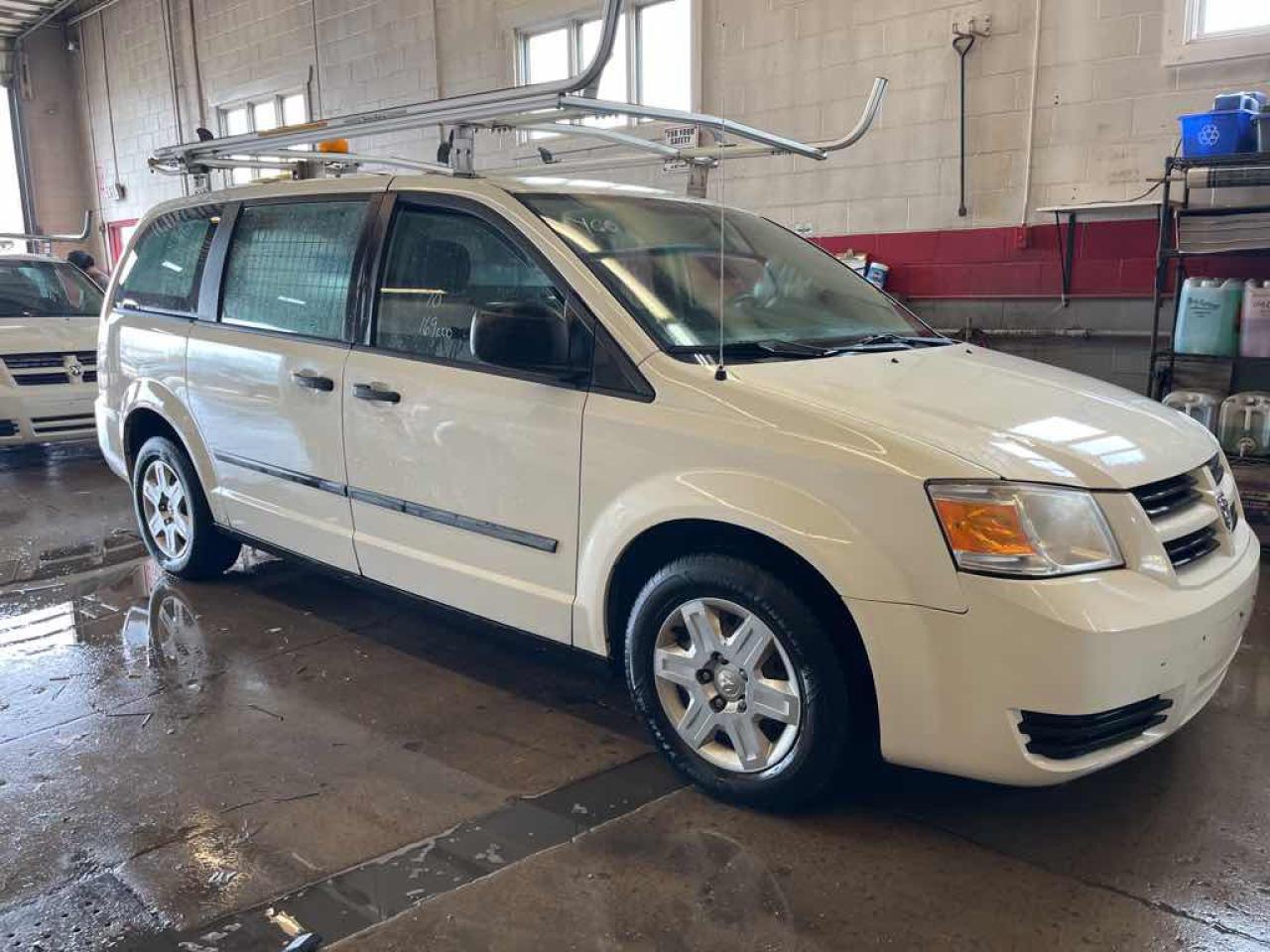 2010 Dodge Grand Caravan C. V - Photo #3